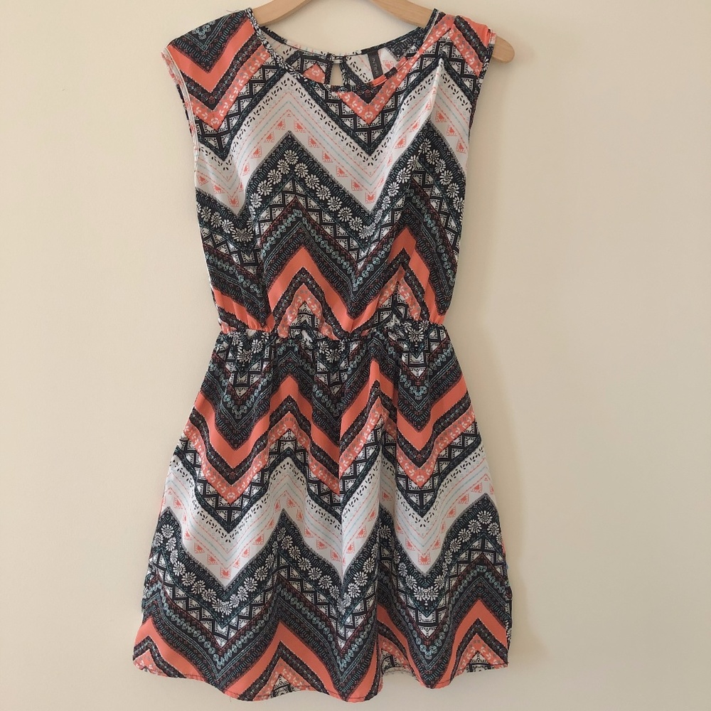 Sleeveless, Zig Zag Pattern Dress